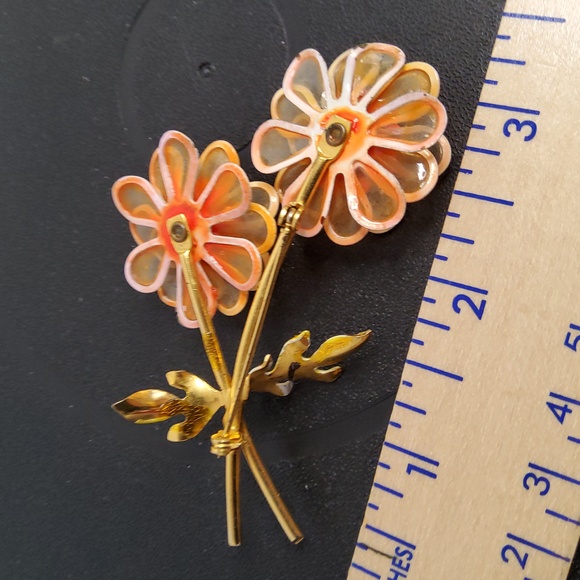 Vintage flower brooch goldtone and enamel - Picture 5 of 8